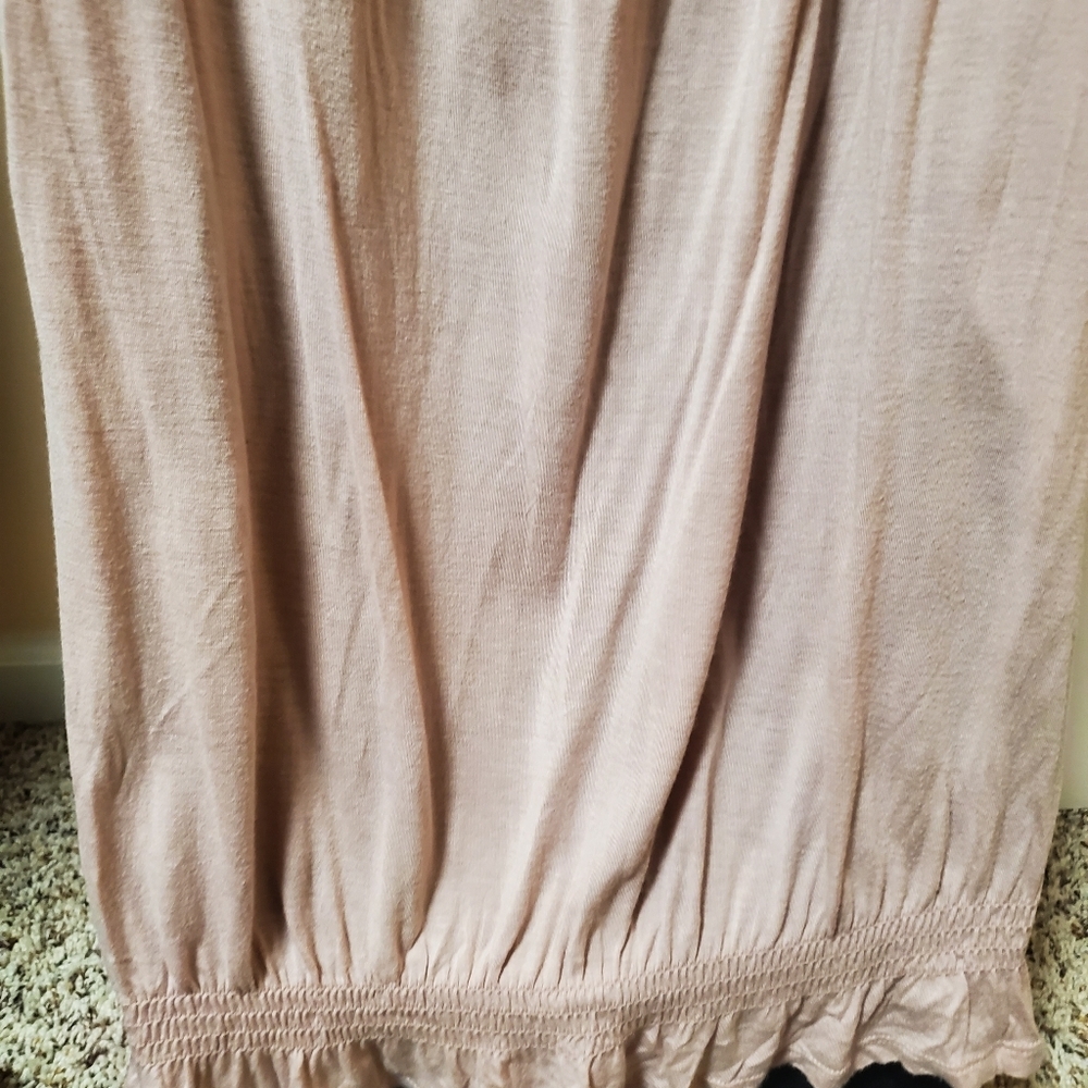 New York & Company Keyhole Top - Picture 12 of 13
